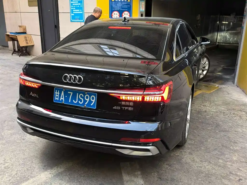 Audi A6L 2024 45 TFSI Zhenxuan Dynamic Edition - фото 6