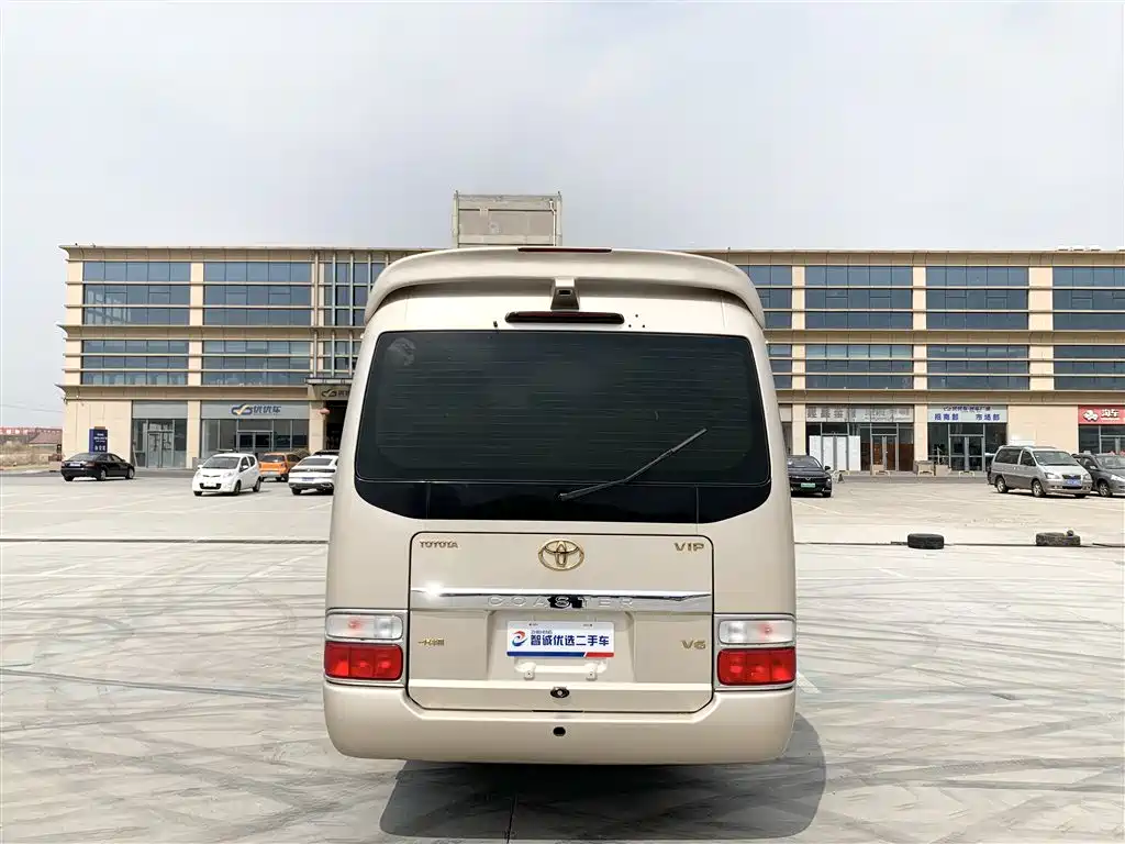 Toyota Coaster 2015