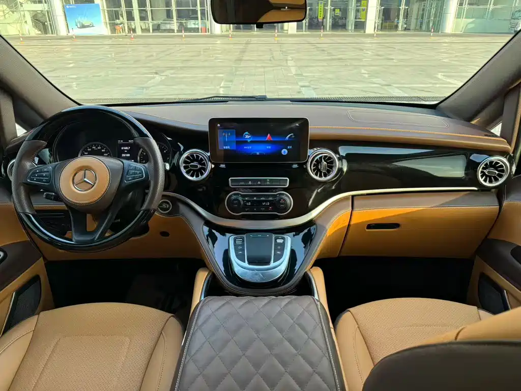 Vito 2023 2.0T Elite Edition 7-Seater