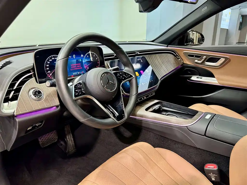 Mercedes-Benz E-Class 2024 E 300 L Fashion Edition