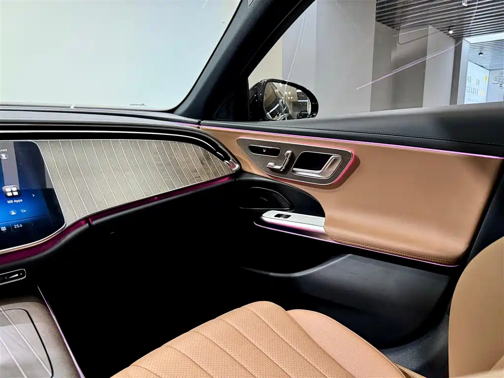 Mercedes-Benz E-Class 2024 E 300 L Fashion Edition