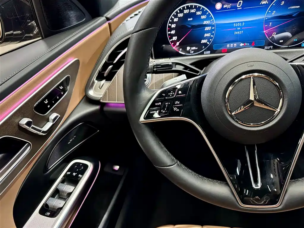 Mercedes-Benz E-Class 2024 E 300 L Fashion Edition