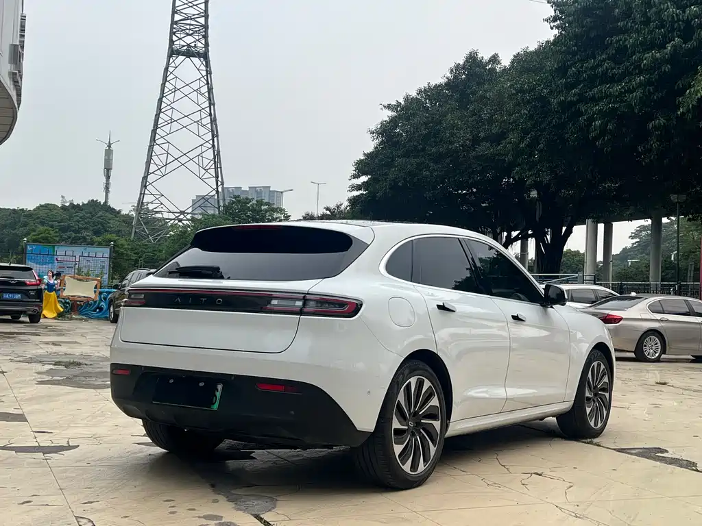 AITO M5 2022 EREV AWD Performance Edition