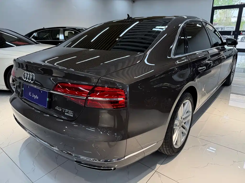 Audi A8L 45 TFSI quattro Comfort Edition
