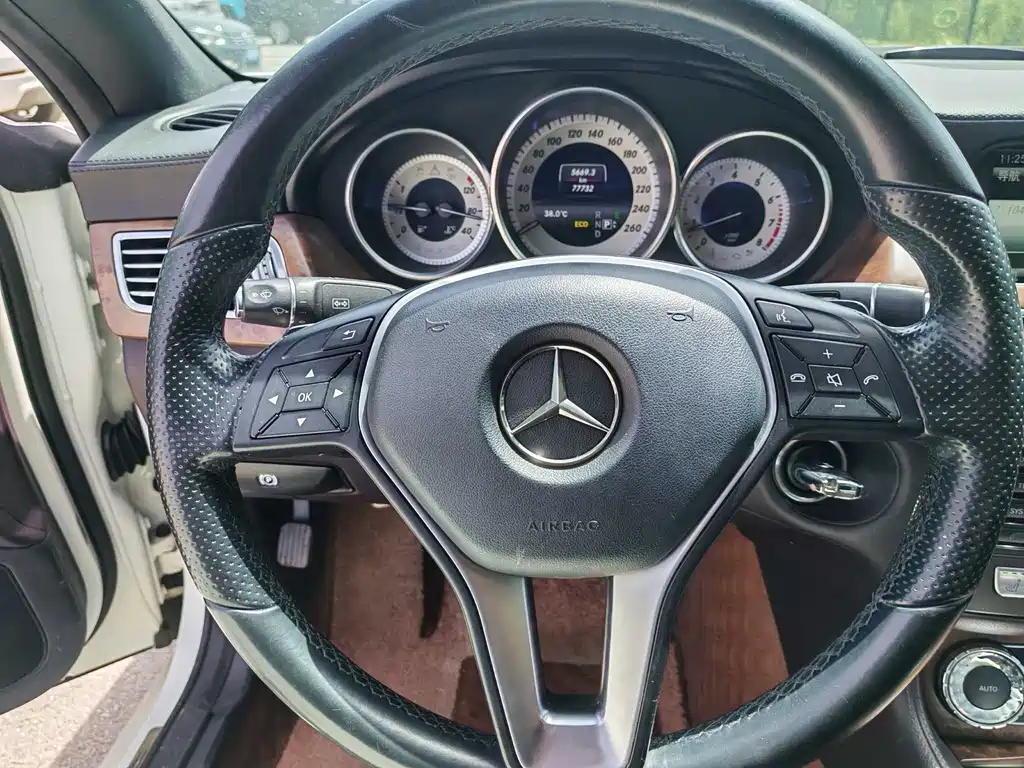 Mercedes-Benz CLS 350 CGI (2012)