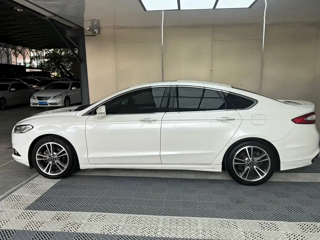 Ford Mondeo 2013 2.0L GTDi240 Luxury Sport