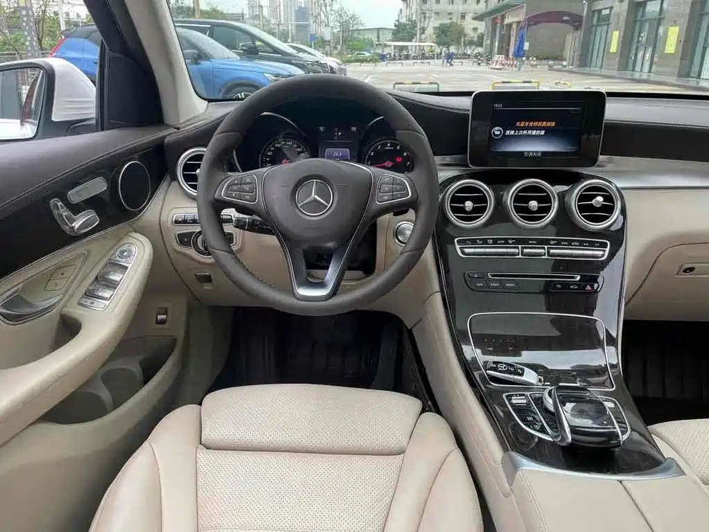 Mercedes-Benz GLC 260 4MATIC Luxury