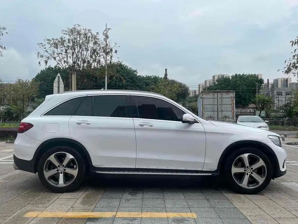 Mercedes-Benz GLC 260 4MATIC Luxury