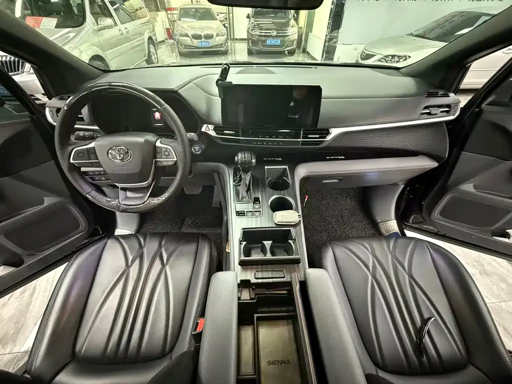 Toyota Sienna 2024 2.5L Hybrid Comfort Edition