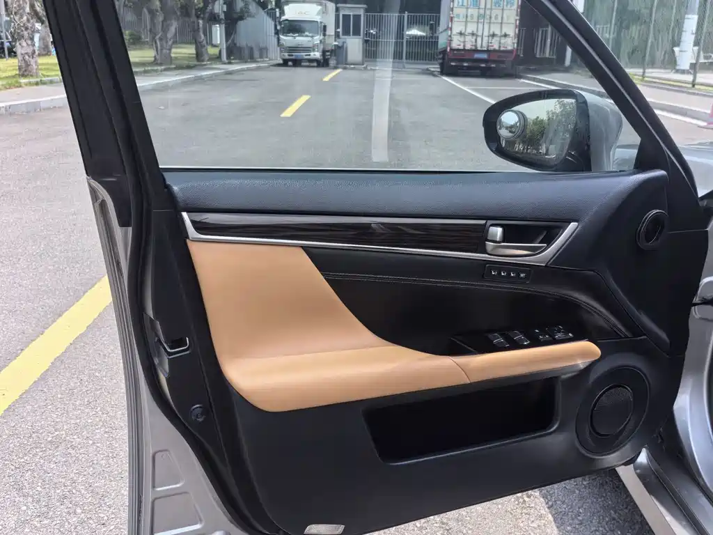 Lexus GS 2016 300h Luxury Edition