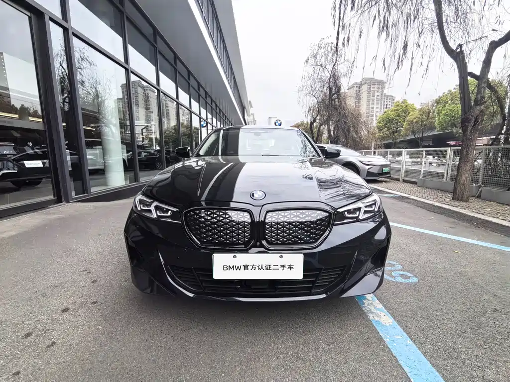 BMW i3 2025 eDrive 40 L Black Panel Edition - фото 2