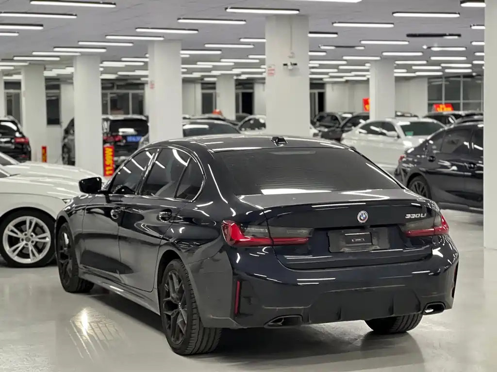 BMW 3 Series 2025 330Li Exclusive M Sport Night Edition - фото 7