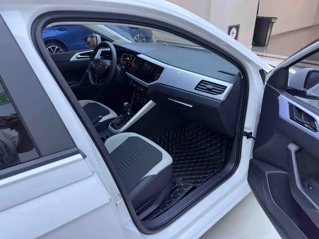 Volkswagen Polo 2021 Plus 1.5L Automatic Colorful Tech Edition