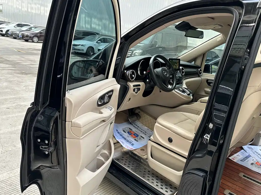 Mercedes-Benz V-Class 2017 V 260 L Exclusive Long Wheelbase
