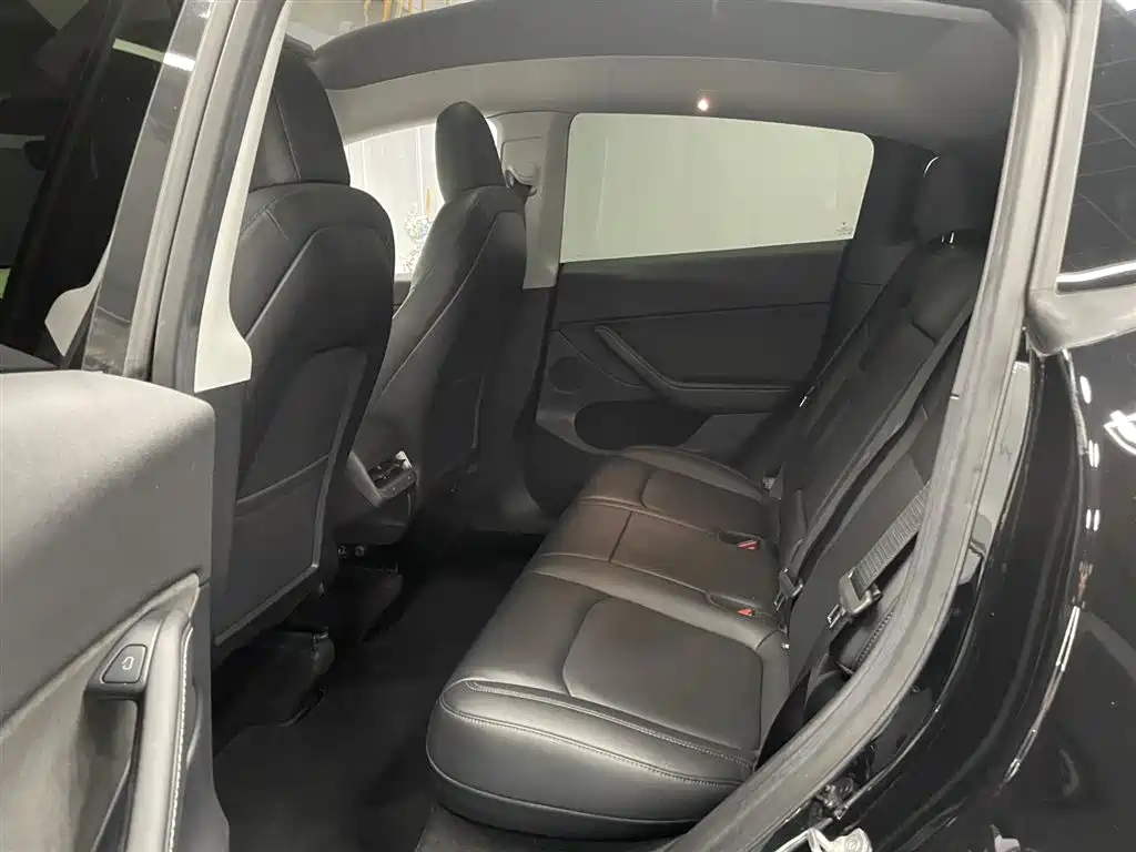 Tesla Model Y 2022 RWD