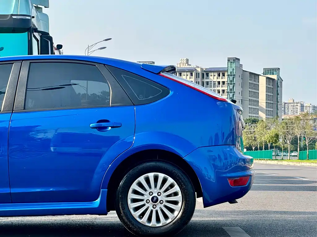 Ford Focus 2013 Hatchback Classic 1.8L Automatic Fashion Edition