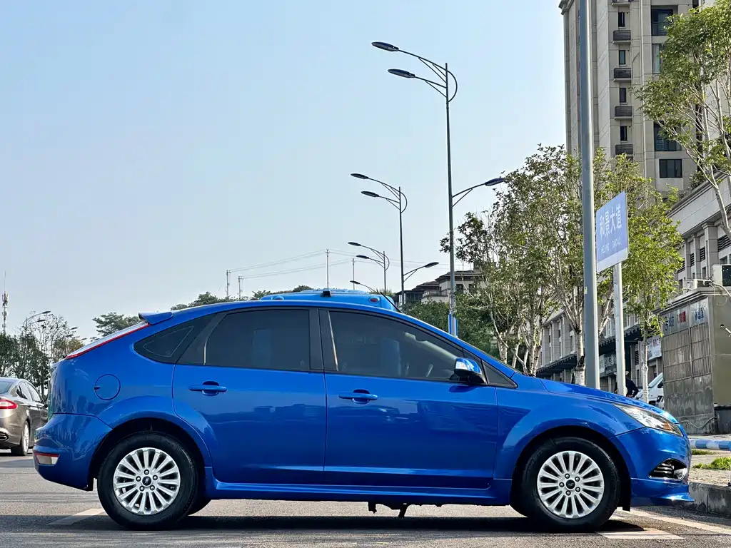 Ford Focus 2013 Hatchback Classic 1.8L Automatic Fashion Edition