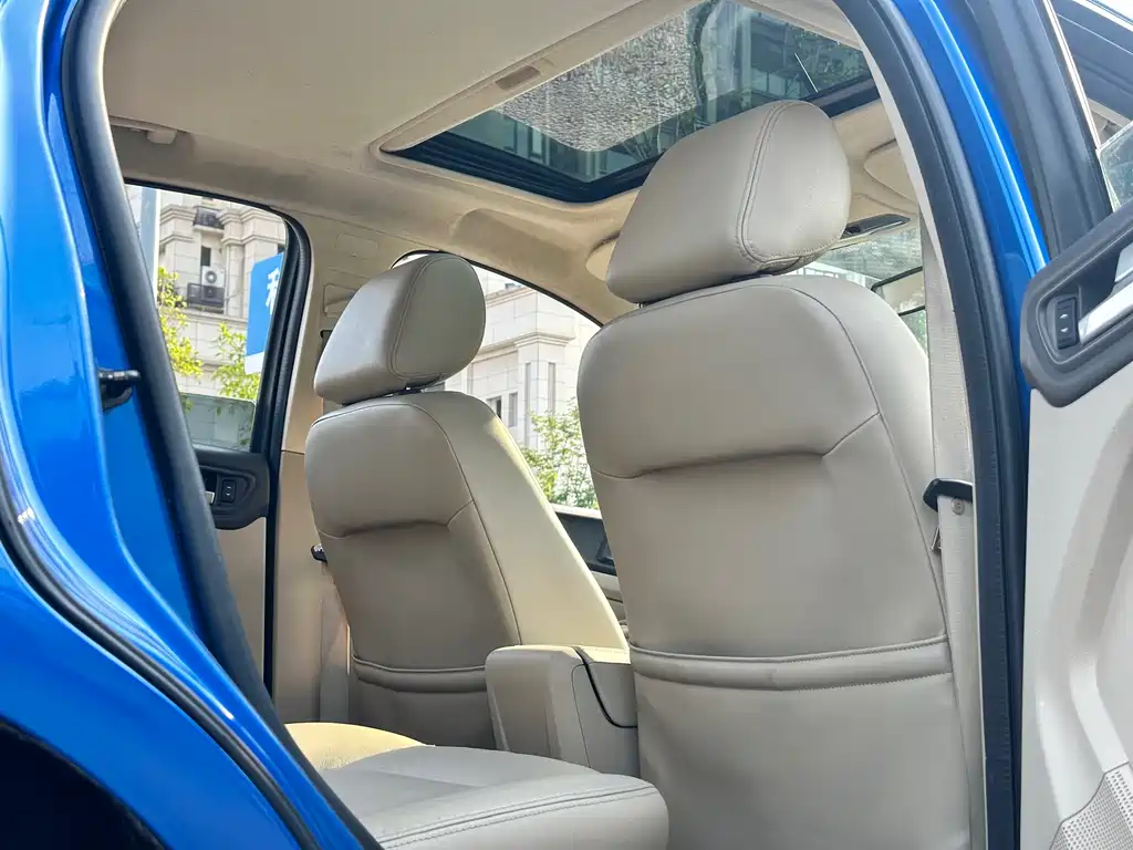 Ford Focus 2013 Hatchback Classic 1.8L Automatic Fashion Edition