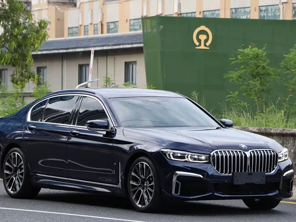 BMW 7 Series 2022 740Li xDrive Executive Edition M Sport Package - фото 3