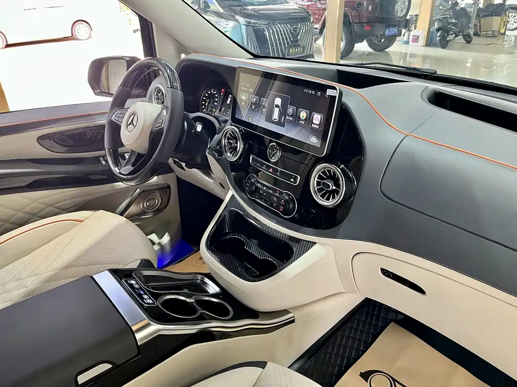 Mercedes-Benz Vito 2023 2.0T Business Edition 7-Seater