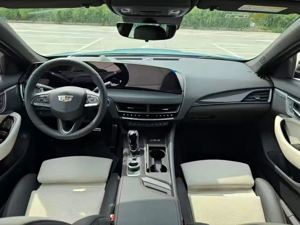 Cadillac CT5 2025 28T Track Performance Edition + Peak Track Package