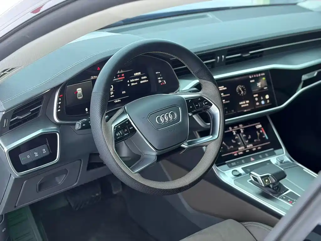 Audi A7L 2024 45 TFSI Luxury