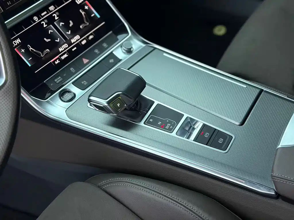 Audi A7L 2024 45 TFSI Luxury