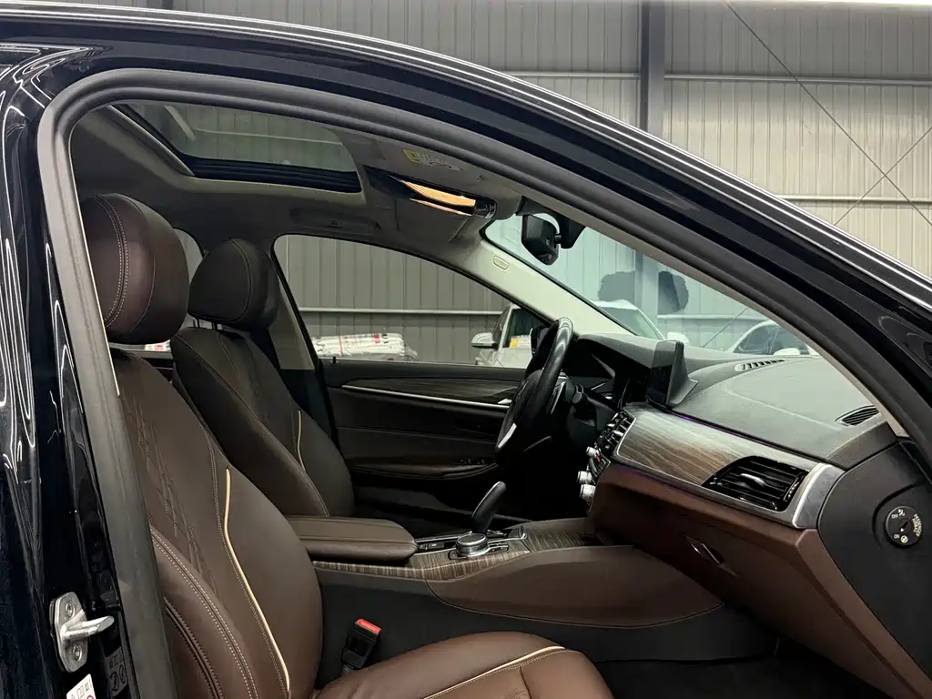 BMW 5 Series 2018 Facelift 530Li Leading Edition Luxury Package