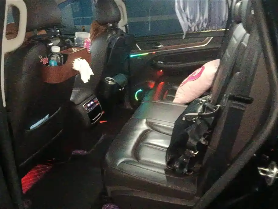 Roewe RX8 2019 30T AWD Flagship Edition