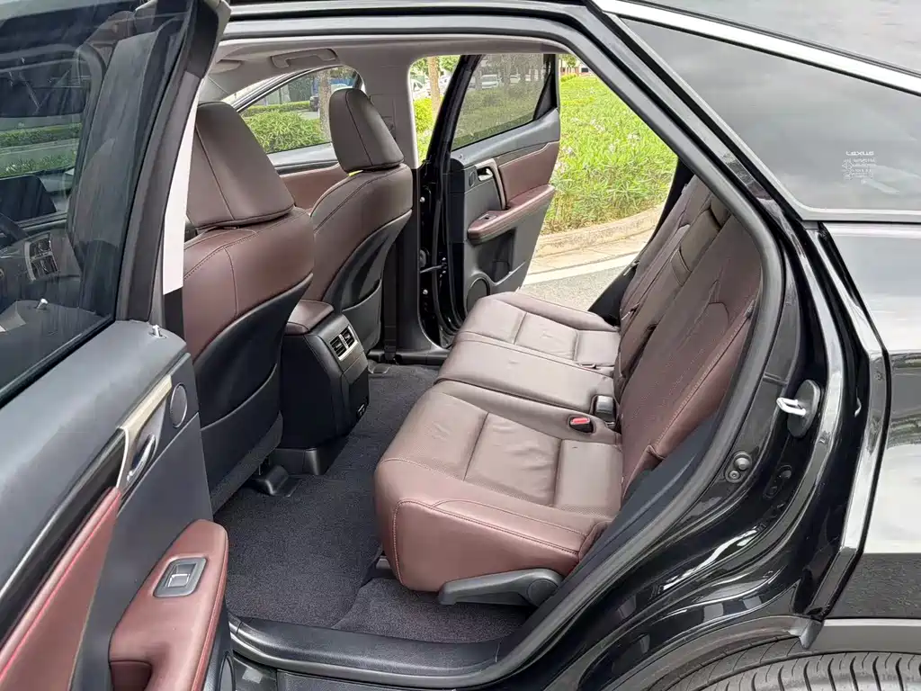 Lexus RX 2020 Facelift 300 AWD Elegant Edition