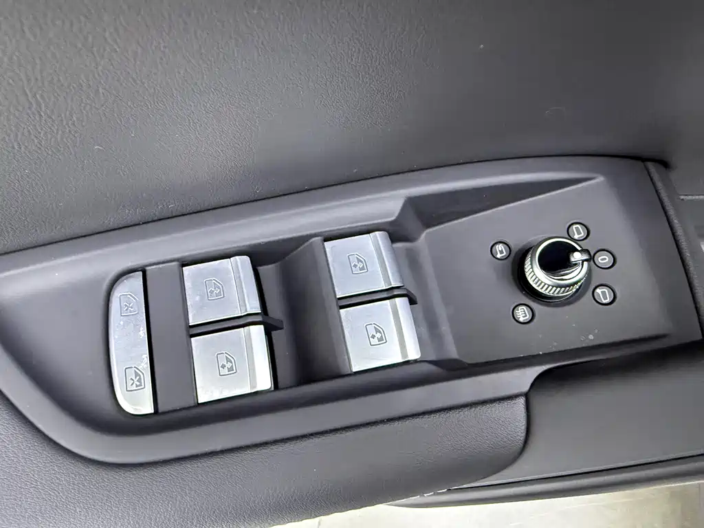 Audi Q5L 2023 40 TFSI Luxury Elegant