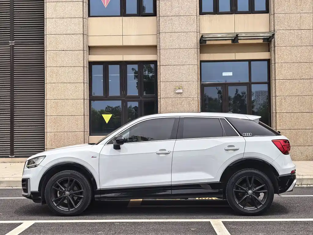 Audi Q2L 2021 35 TFSI Entry Dynamic Edition