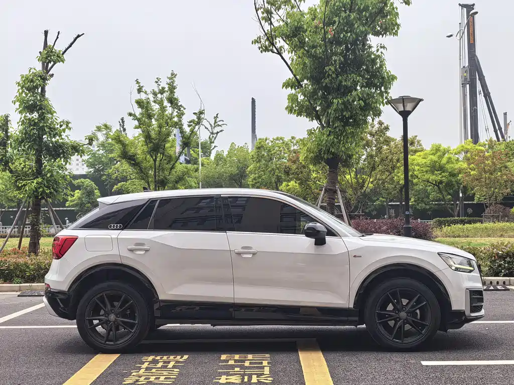 Audi Q2L 2021 35 TFSI Entry Dynamic Edition