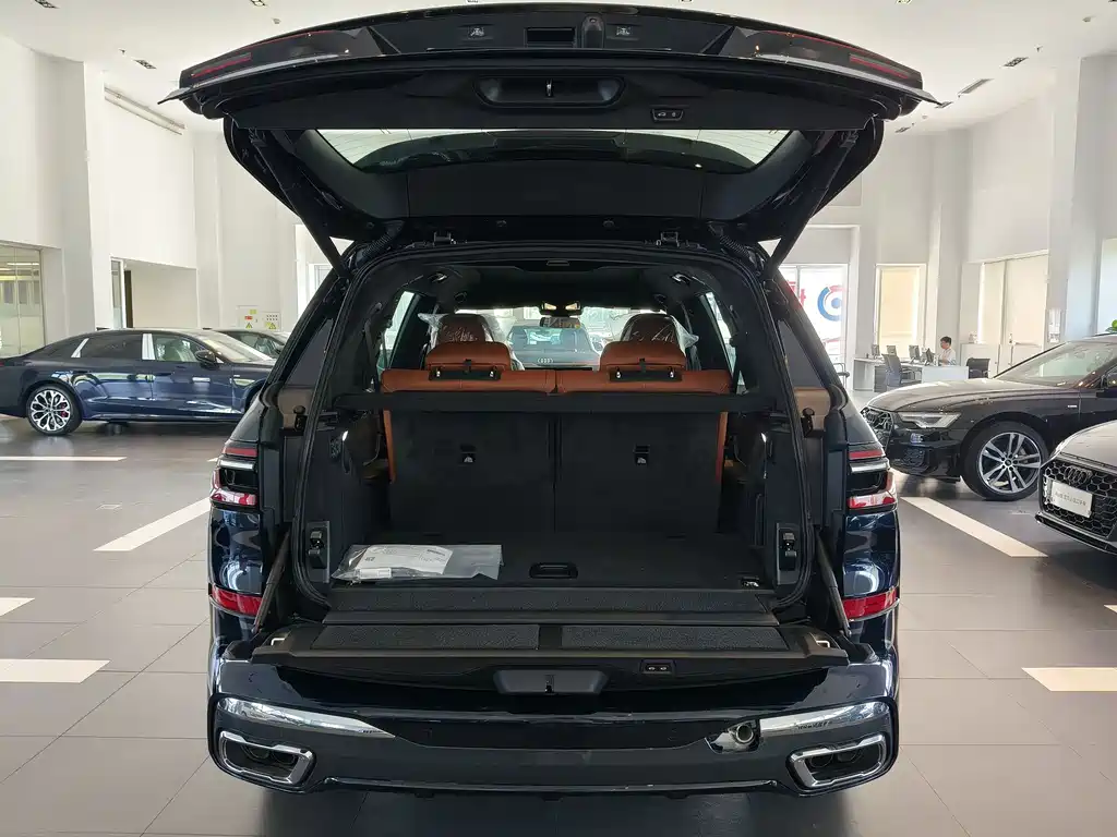 BMW X7 2024 xDrive40i Premium M Sport Package