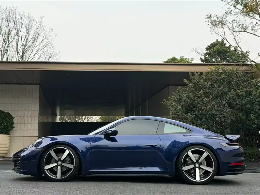 Porsche 911 2023 Carrera 3.0T