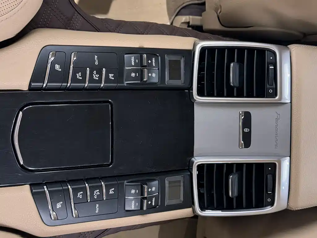 Porsche Panamera 2014 3.0T