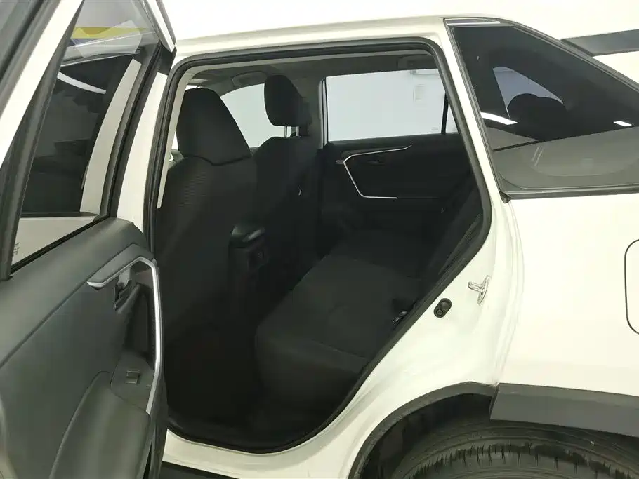 RAV4 2020 2.0L CVT 2WD Urban Edition