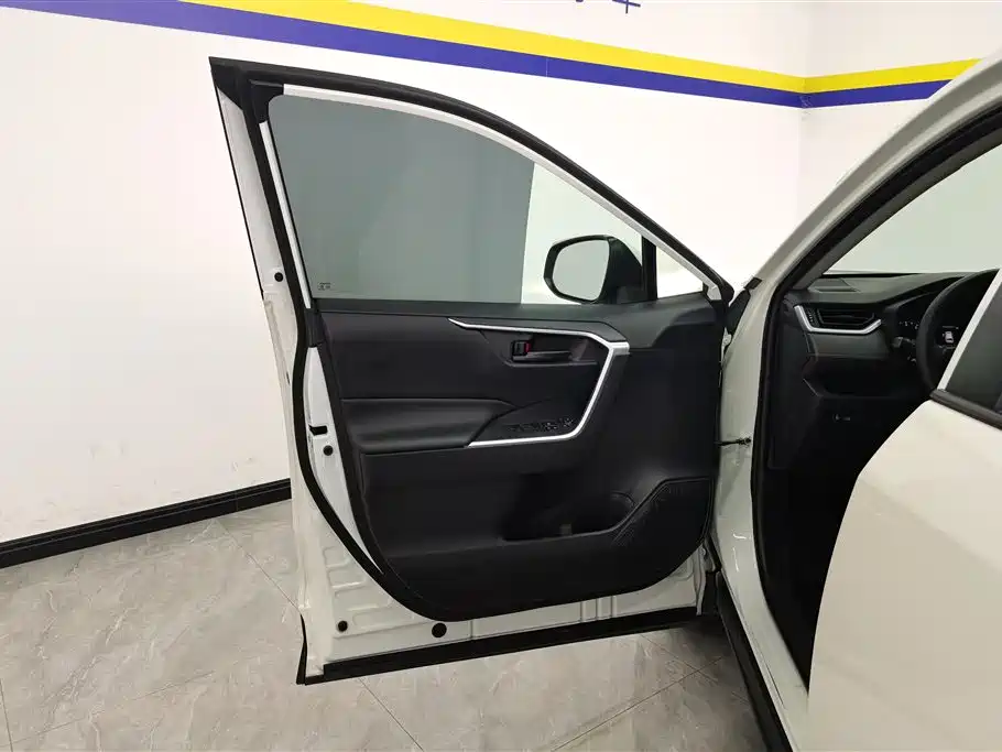 RAV4 2020 2.0L CVT 2WD Urban Edition