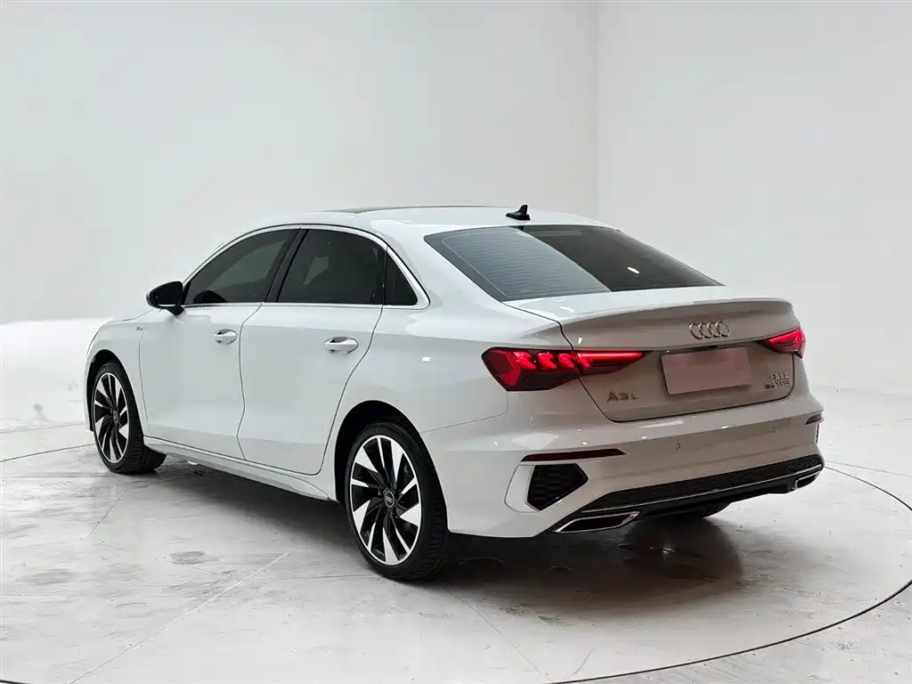 Audi A3L Limousine 2023 Facelift 35 TFSI Fashion Sport