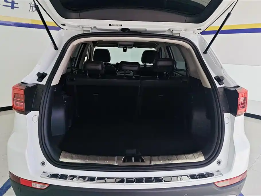Changan CS75 2021 Honor Million Edition 280T DCT Luxury