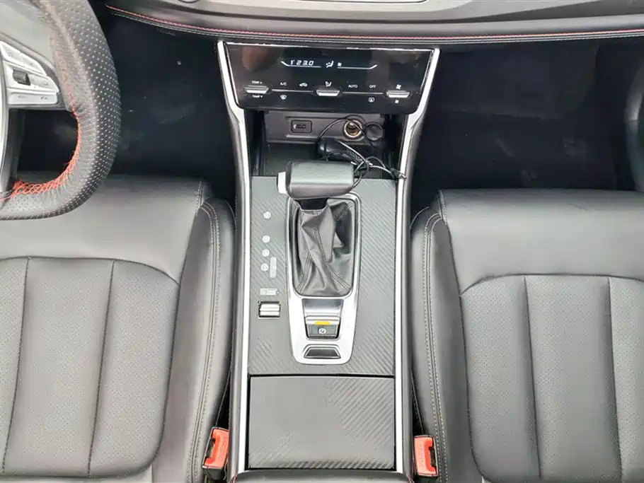 Changan CS75 2021 Honor Million Edition 280T DCT Luxury
