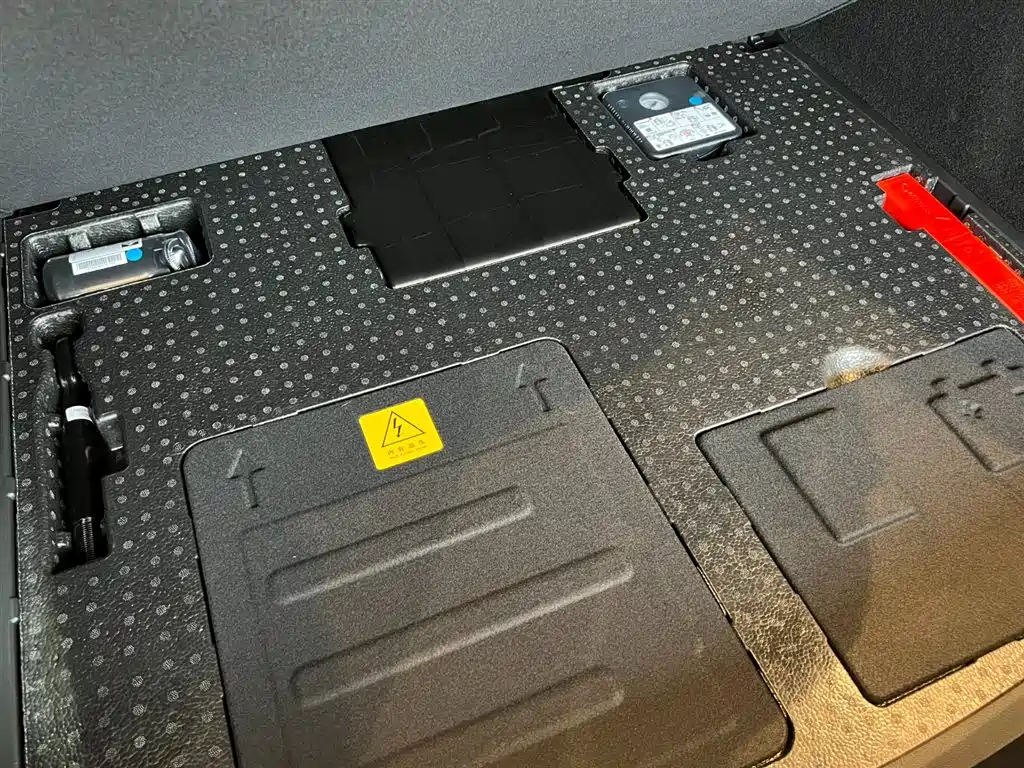 AITO M5 2025 EREV Ultra AWD