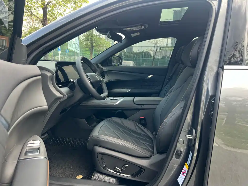 Changan CS75 PLUS 2025 4th Generation 1.5T New Blue Whale Smart Premium Edition