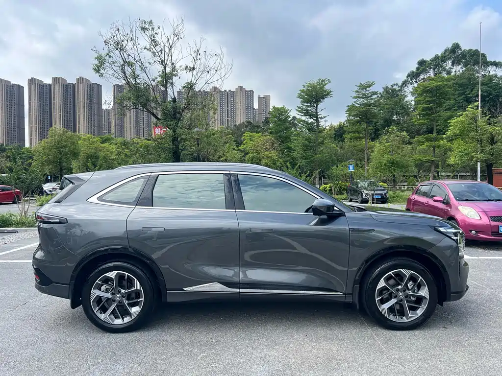 Changan CS75 PLUS 2025 4th Generation 1.5T New Blue Whale Smart Premium Edition