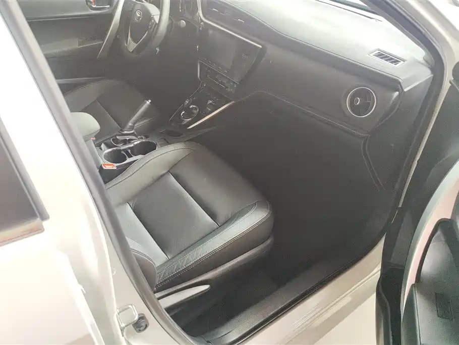 Toyota Corolla Plug-in Hybrid 2020 1.8L E-CVT Comfort Edition