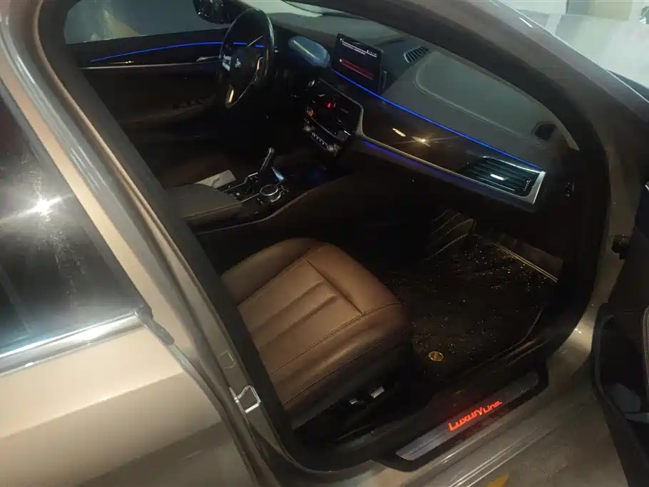 BMW 5 Series 2020 525Li Luxury Package - фото 8