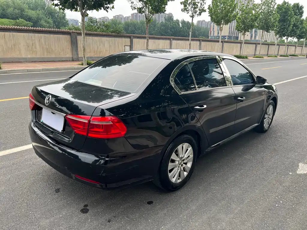 Volkswagen Lavida 2013 Classic Facelift 1.6L Automatic Comfort Edition