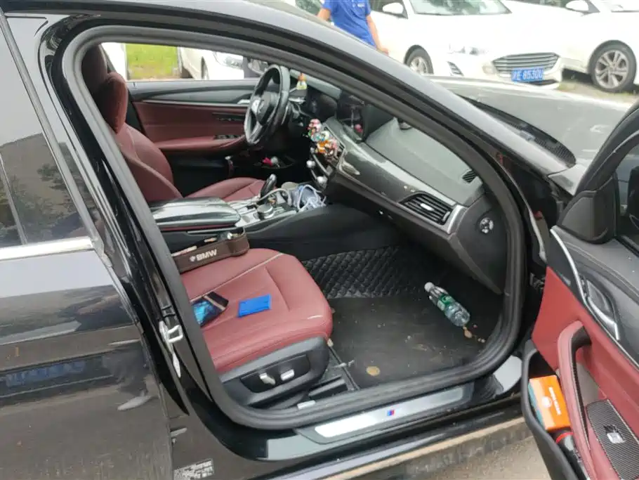 2023 BMW 5 Series 530Li Leading Edition M Sport Package