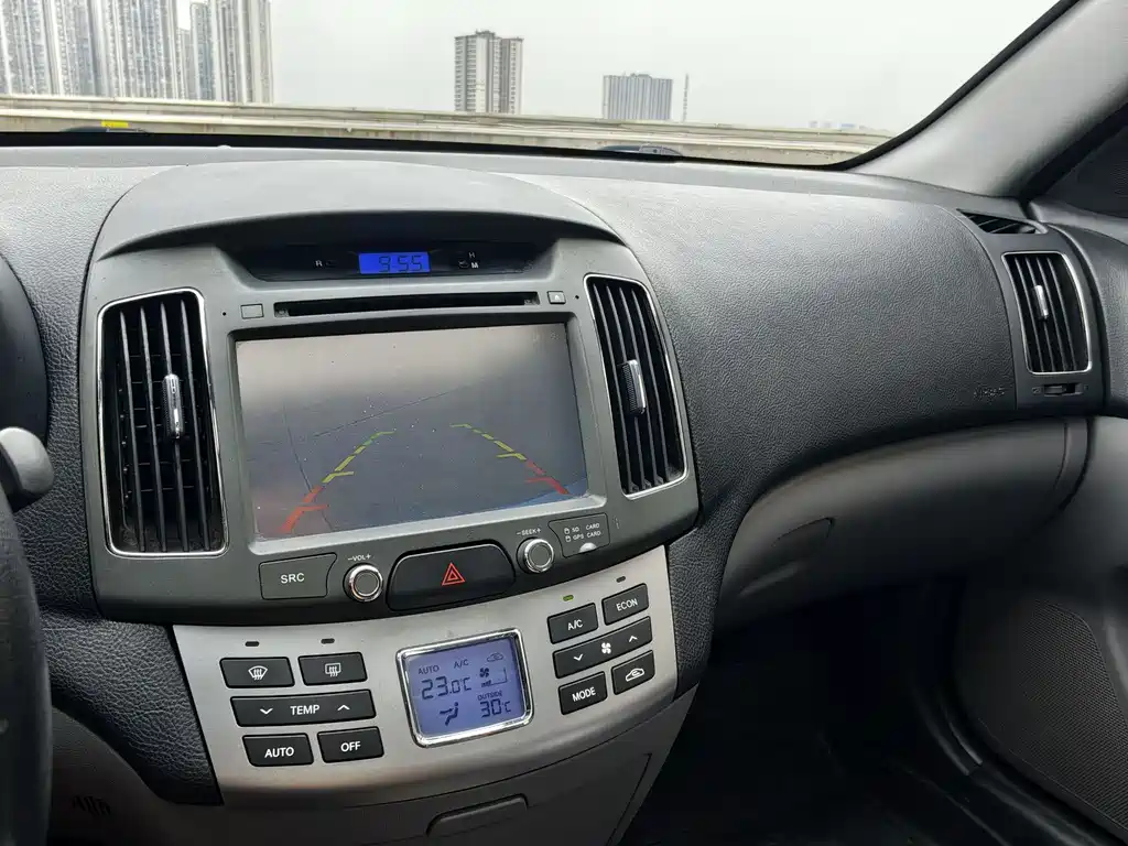Hyundai Elantra 2011 1.6L Automatic Luxury Edition