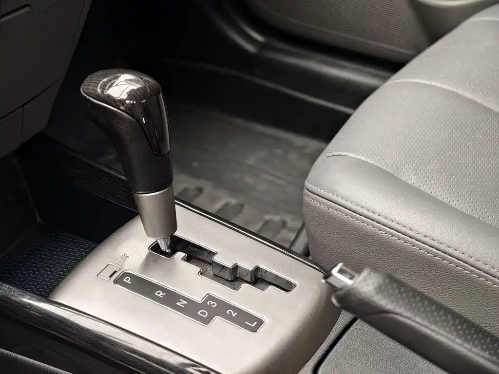 Hyundai Elantra 2011 1.6L Automatic Luxury Edition
